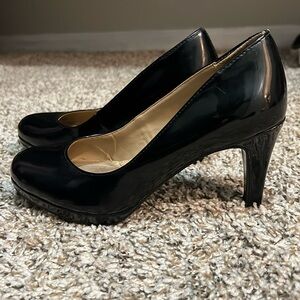 ⭐️ NATURALIZER Black Glossy Penny Style Pump w/ 3” Heel. ⭐️
